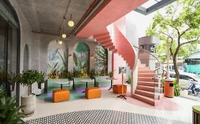 Home 8 Hotel